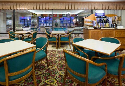 Holiday Express Janesville-i-90 & Us Highway 14 By Ihg