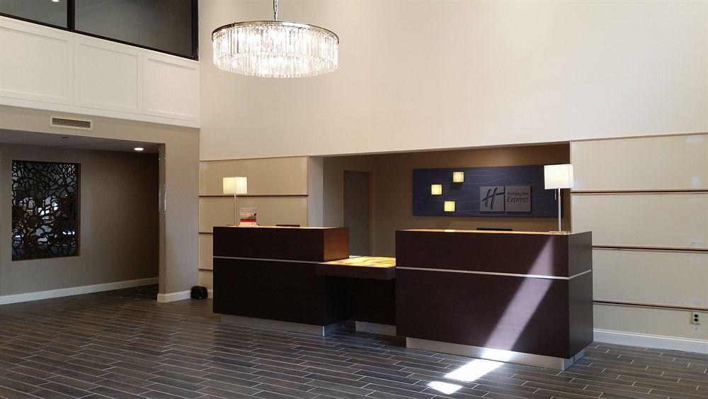Express Janesville-i-90 & Us Highway 14 By Ihg 2* Janesville