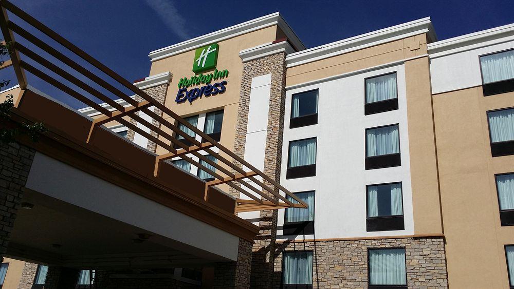 Hotel Express Janesville-i-90 & Us Highway 14 By Ihg
