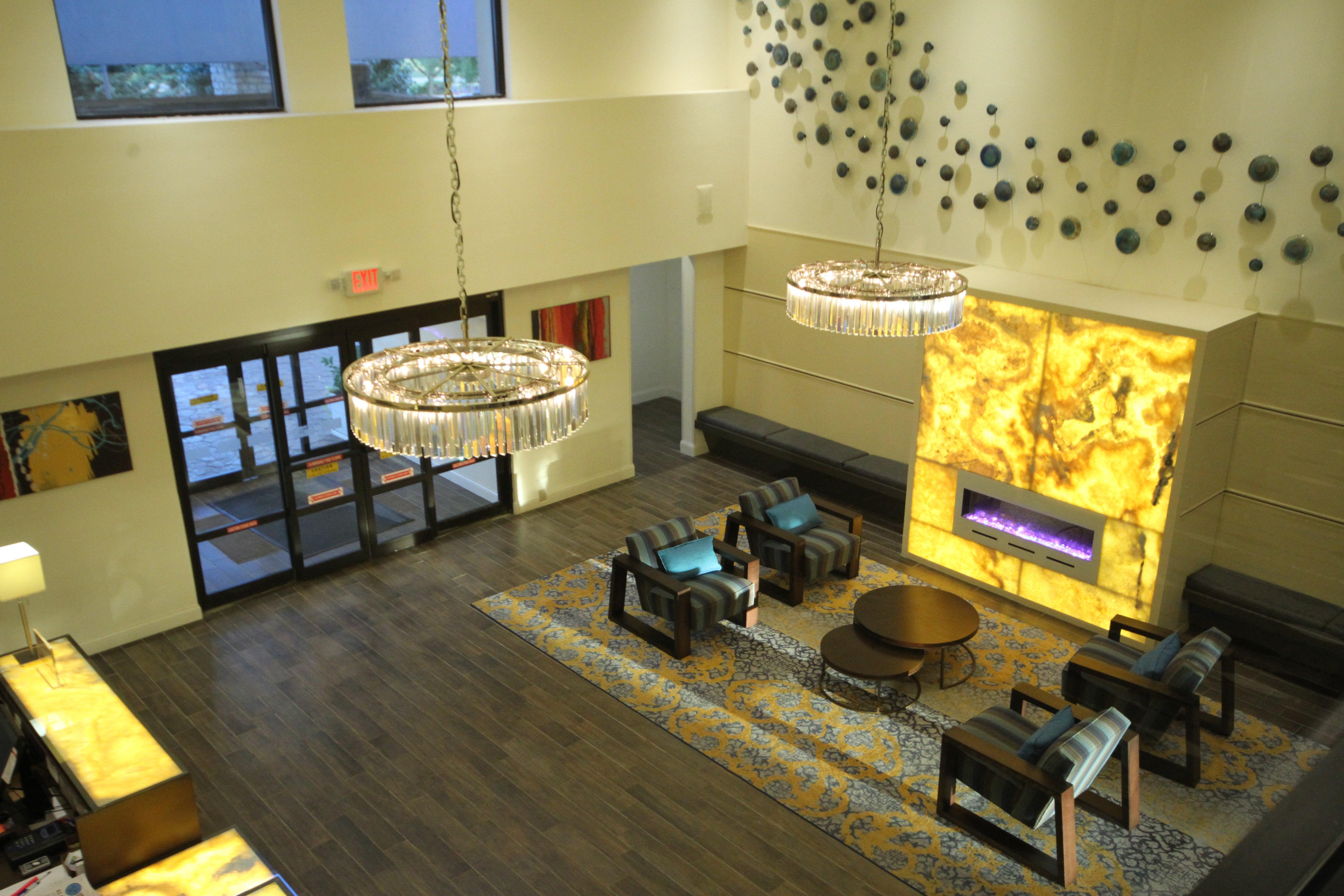 Express Janesville-i-90 & Us Highway 14 By Ihg 2*