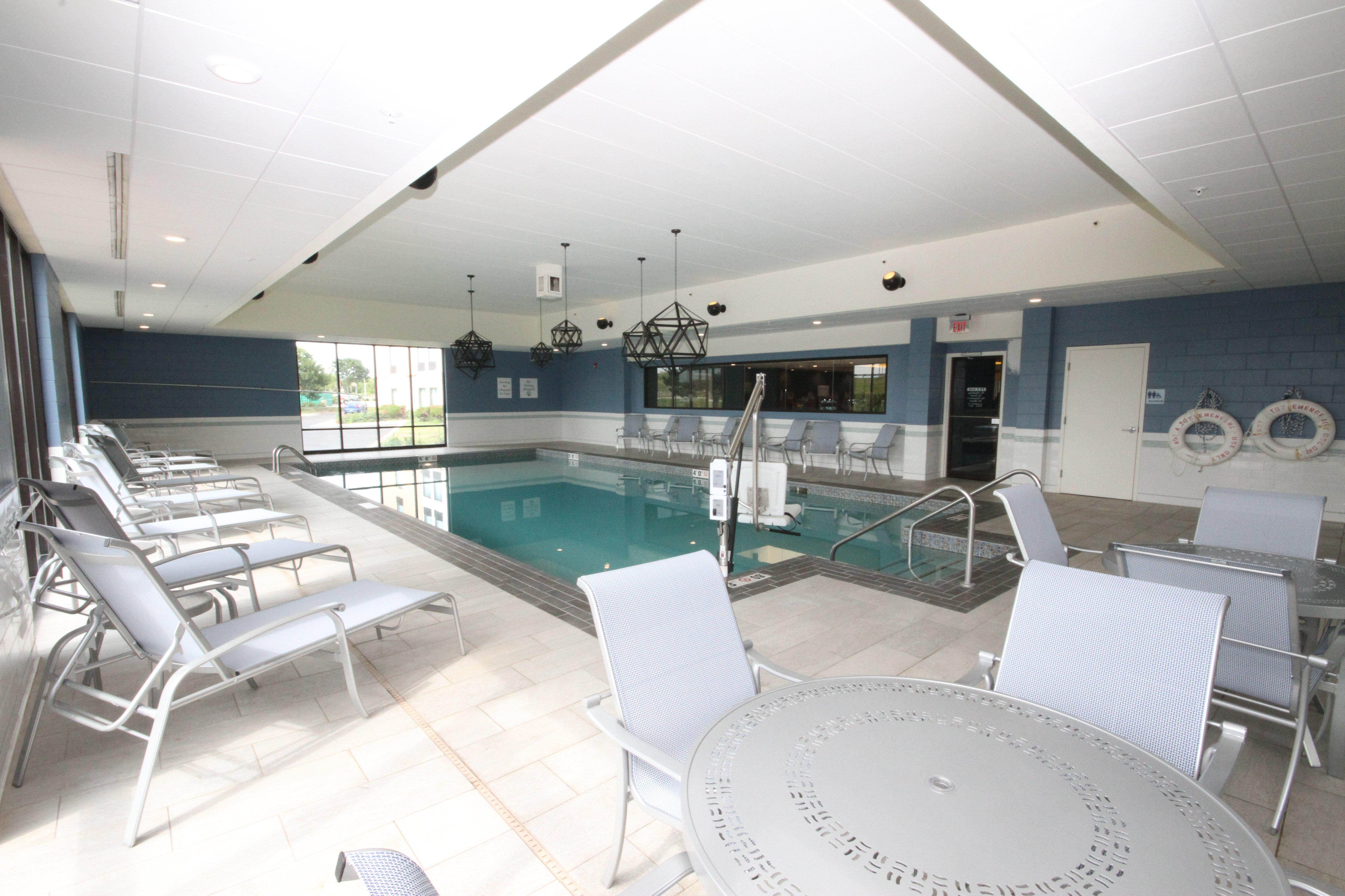 Express Janesville-i-90 & Us Highway 14 By Ihg Hotel 2*