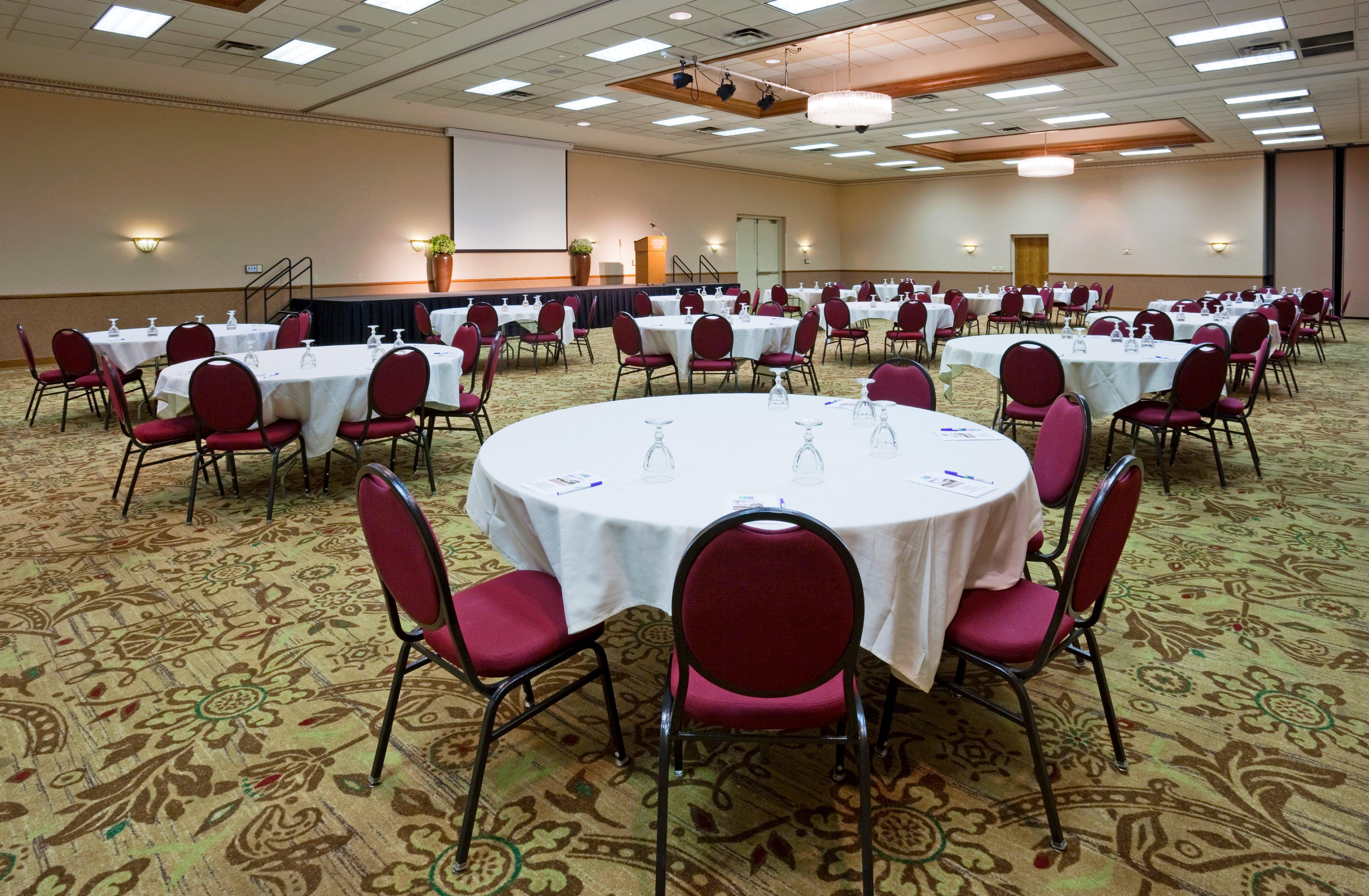 Express Janesville-i-90 & Us Highway 14 By Ihg 2*