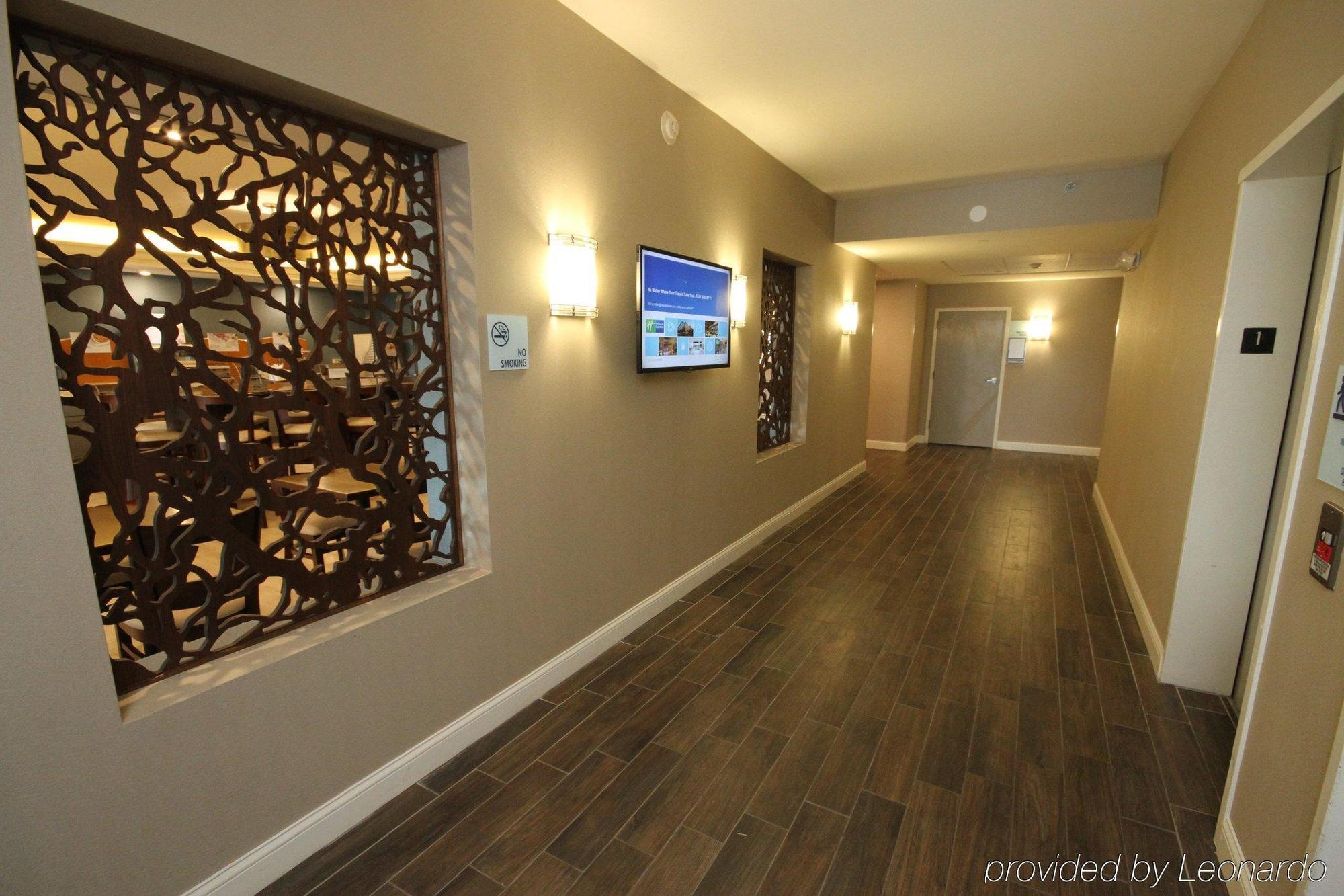 Hotel Express Janesville-i-90 & Us Highway 14 By Ihg
