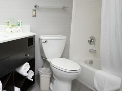 Express Janesville-i-90 & Us Highway 14 By Ihg